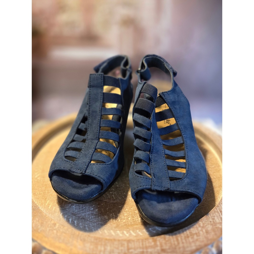 šCroftā & Barrow Navy Blue Faux Suede Peep Toe Slingback Heels Women Size 10